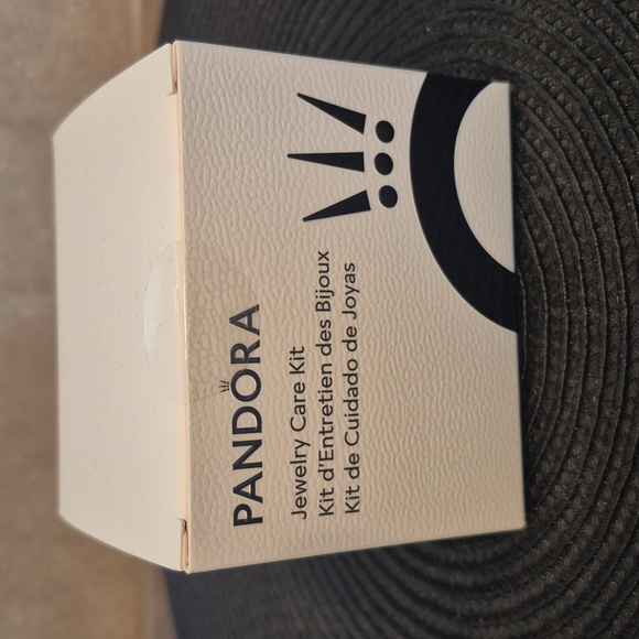 PANDORA New Sealed Jewelry Care Set - Picture 3 of 9